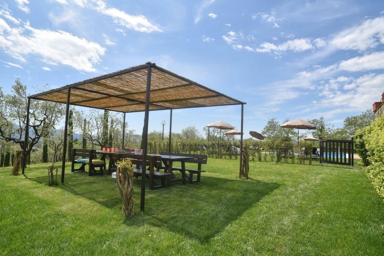 Ampio Appartamento Completamente Rinnovato Con Vista E Piscina Lucca Exteriör bild