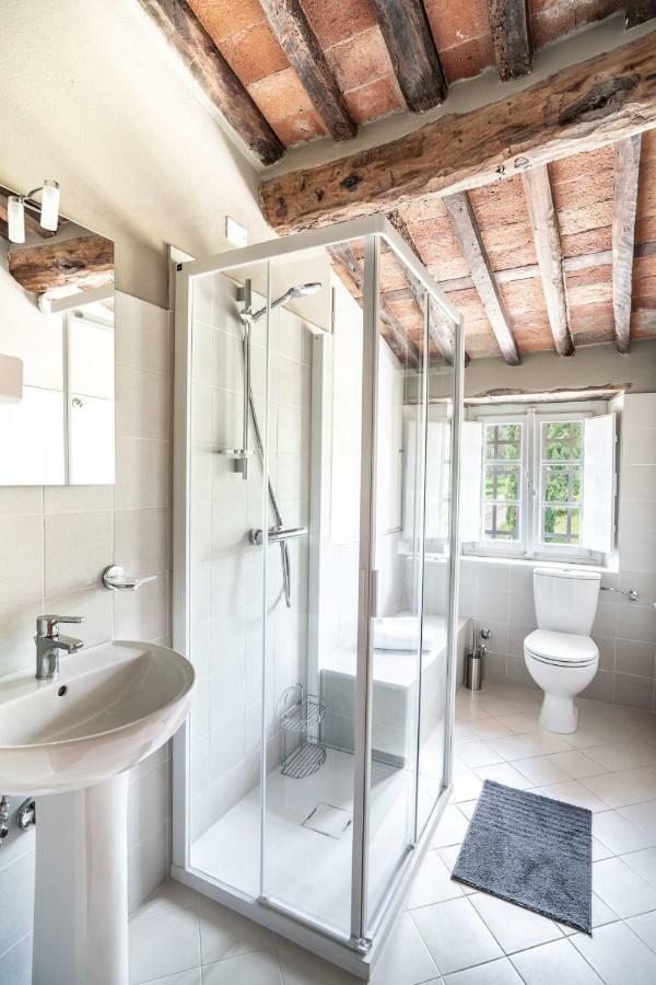 Ampio Appartamento Completamente Rinnovato Con Vista E Piscina Lucca Exteriör bild