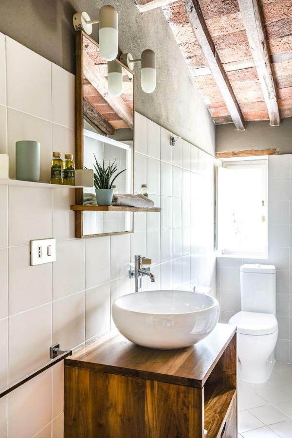 Ampio Appartamento Completamente Rinnovato Con Vista E Piscina Lucca Exteriör bild